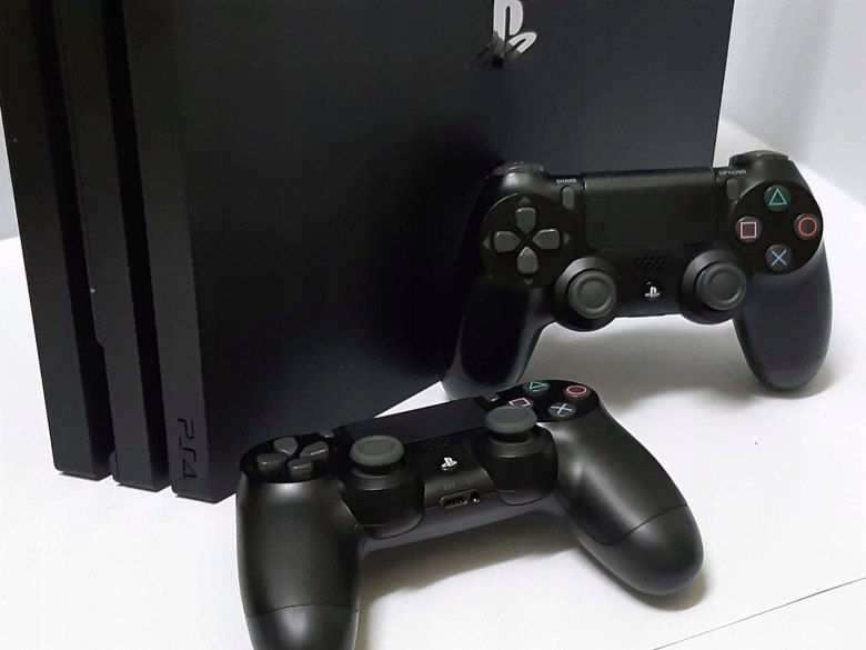 KONSOLA PS4 PLAYSTATION 4 PRO 1TB + 2 PADY + 3 GRY > MAD GAMES